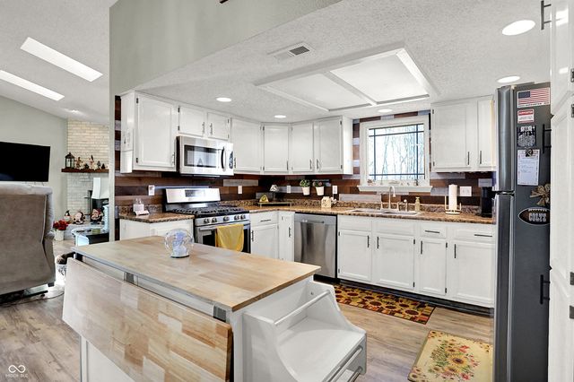 8122 Amarillo Drive, Indianapolis, IN 46237