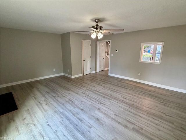 5412 Woburn Ln, Virginia Beach, VA 23462