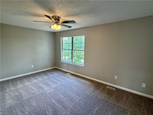5412 Woburn Ln, Virginia Beach, VA 23462