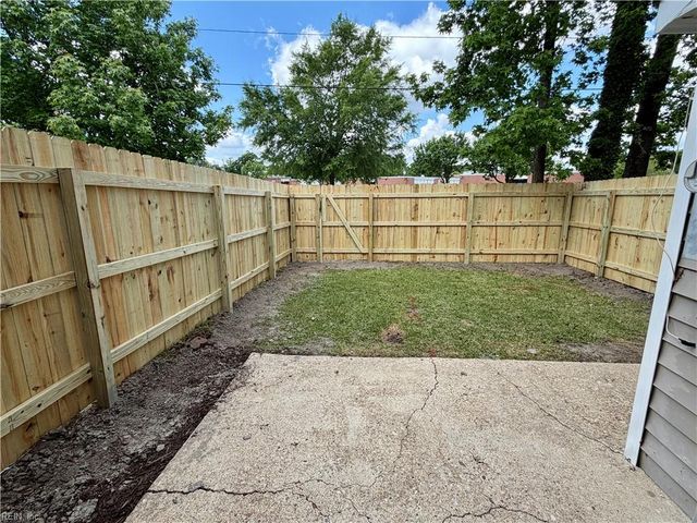 5412 Woburn Ln, Virginia Beach, VA 23462