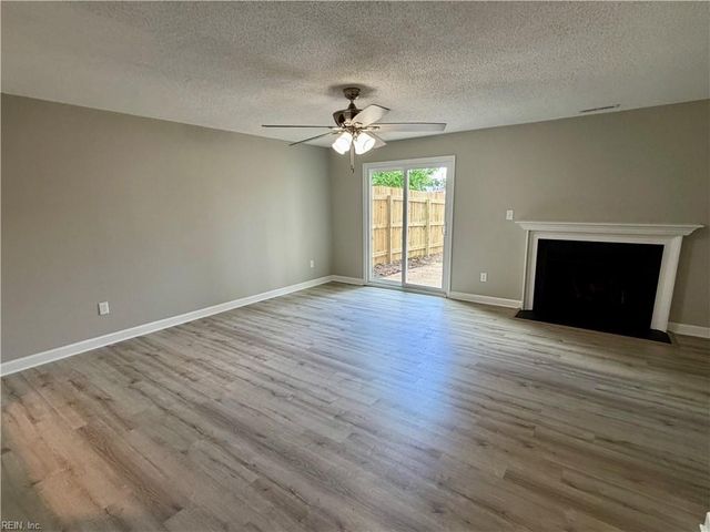 5412 Woburn Ln, Virginia Beach, VA 23462
