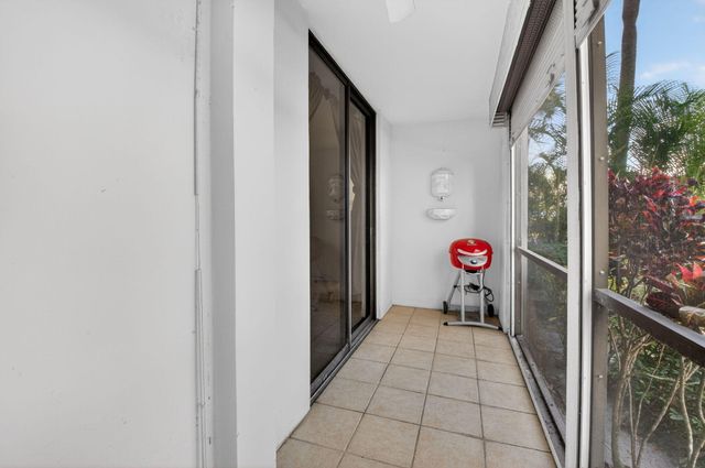 5190 Las Verdes Circle 120, Delray Beach, FL 33484