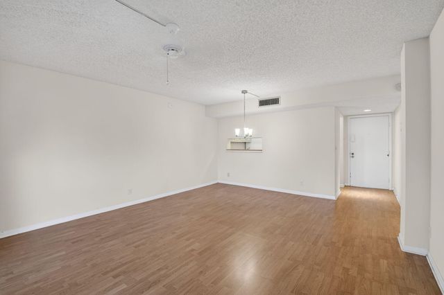 5190 Las Verdes Circle 120, Delray Beach, FL 33484