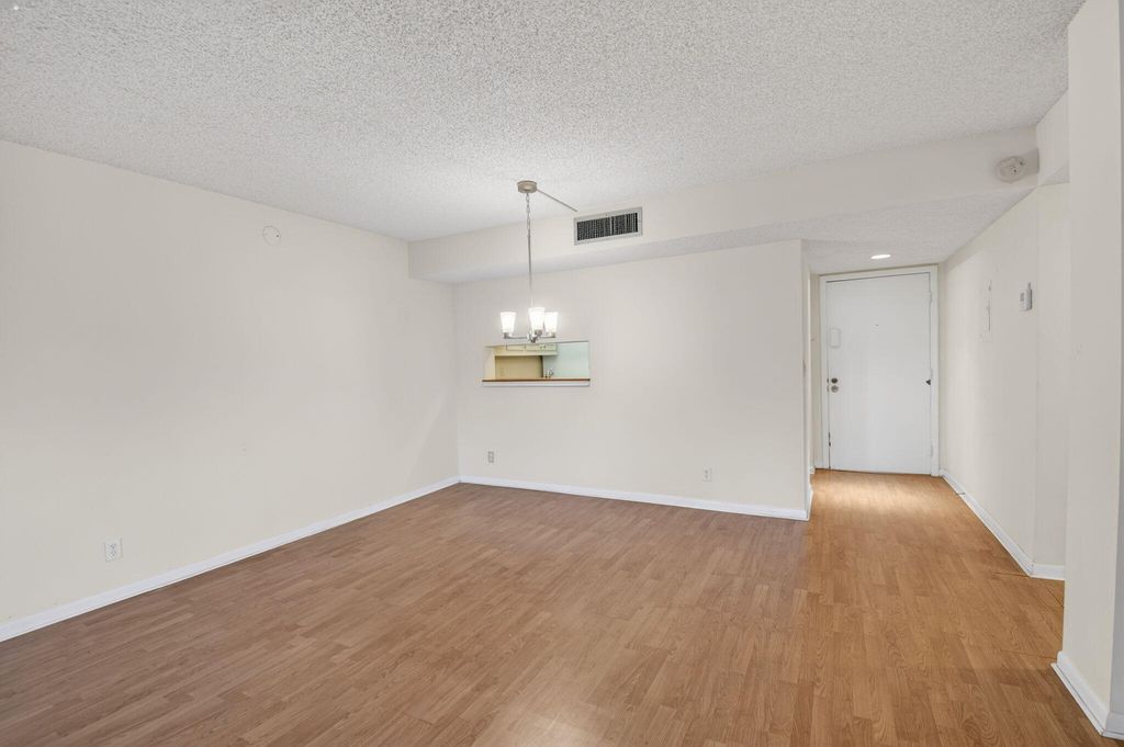 5190 Las Verdes Circle 120, Delray Beach, FL 33484