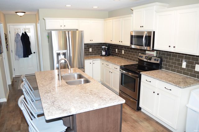 548 Caracol Court, Fort Wayne, IN 46845
