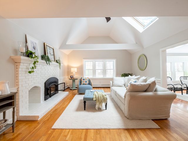 25 Gardner Rd, Duxbury, MA 02332