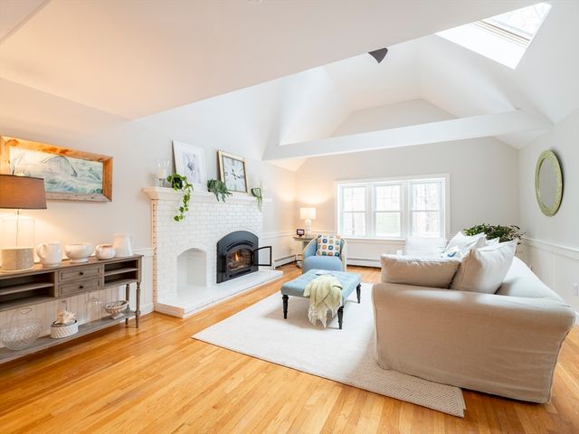 25 Gardner Rd, Duxbury, MA 02332