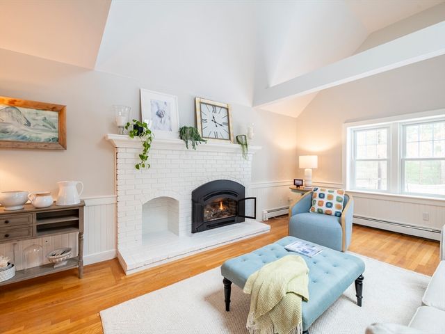 25 Gardner Rd, Duxbury, MA 02332