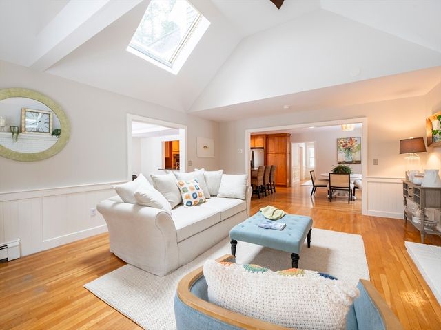 25 Gardner Rd, Duxbury, MA 02332
