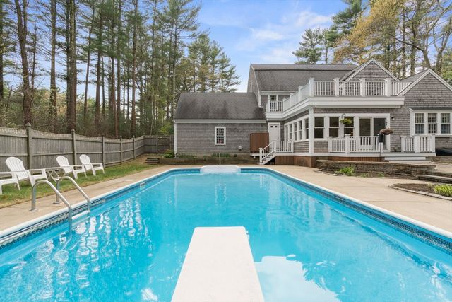 25 Gardner Rd, Duxbury, MA 02332