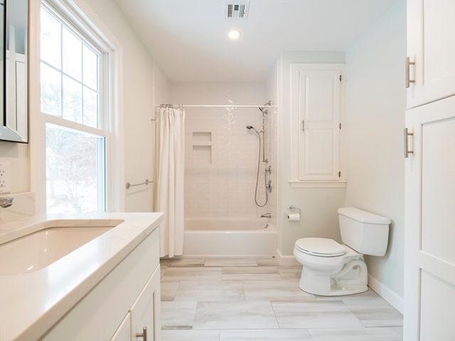 25 Gardner Rd, Duxbury, MA 02332