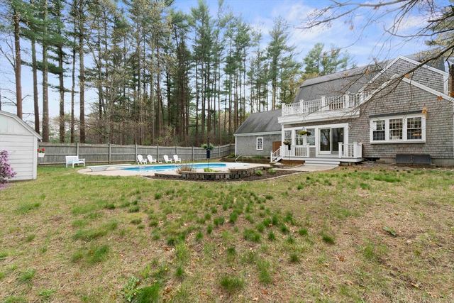 25 Gardner Rd, Duxbury, MA 02332