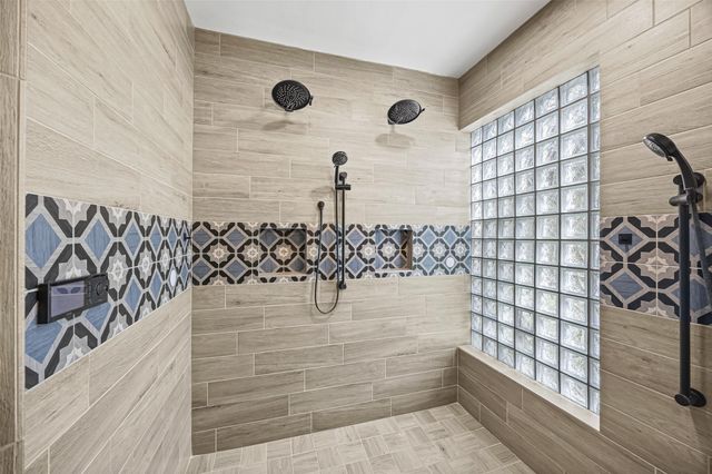 1305 Buttonwood Drive, Friendswood, TX 77546