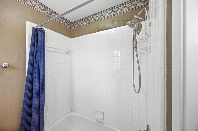 1305 Buttonwood Drive, Friendswood, TX 77546