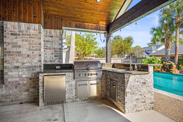 1305 Buttonwood Drive, Friendswood, TX 77546