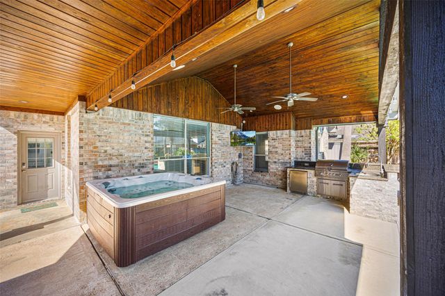 1305 Buttonwood Drive, Friendswood, TX 77546