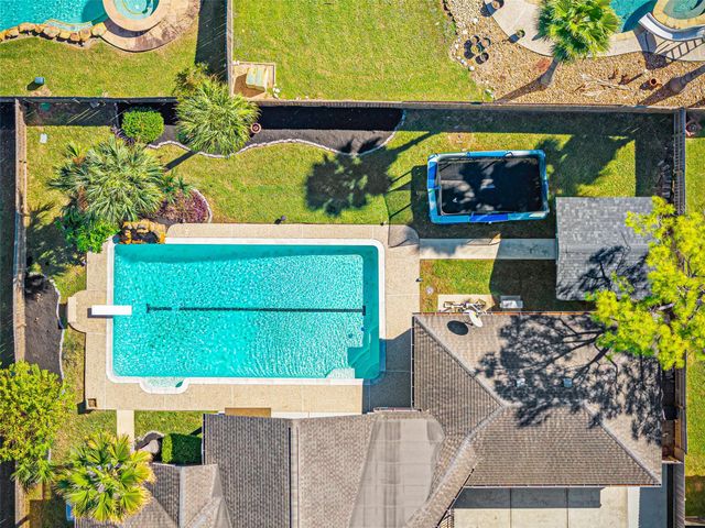 1305 Buttonwood Drive, Friendswood, TX 77546