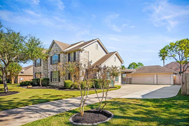 1305 Buttonwood Drive, Friendswood, TX 77546