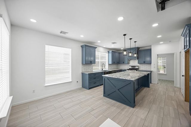 1305 Buttonwood Drive, Friendswood, TX 77546