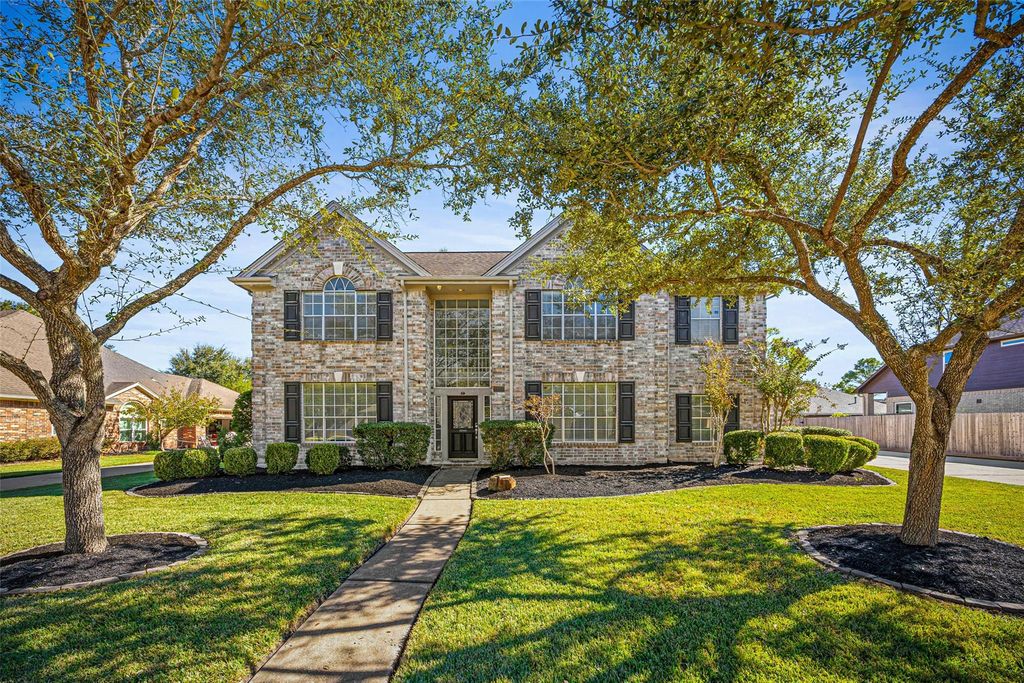 1305 Buttonwood Drive, Friendswood, TX 77546