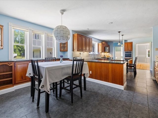 4 Whitetail Run, Auburn, MA 01501