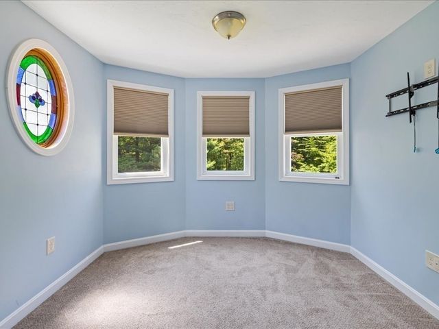 4 Whitetail Run, Auburn, MA 01501