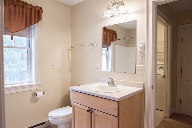 4 Whitetail Run, Auburn, MA 01501
