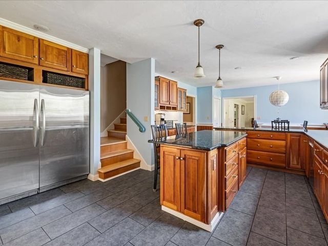 4 Whitetail Run, Auburn, MA 01501