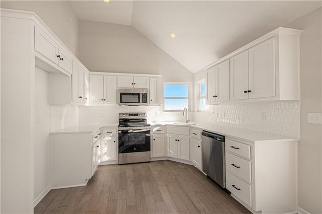 10135 N Poplar Avenue, Kansas City, MO 64156