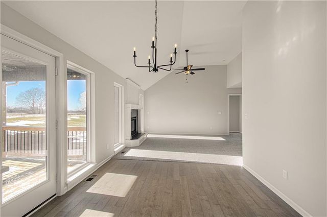 10135 N Poplar Avenue, Kansas City, MO 64156