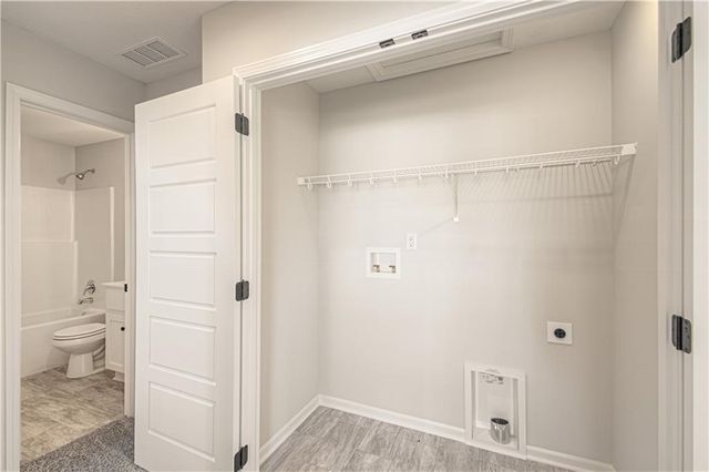 10135 N Poplar Avenue, Kansas City, MO 64156