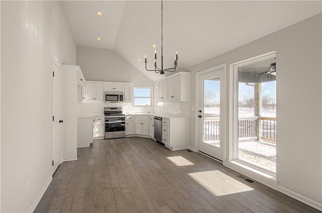 10135 N Poplar Avenue, Kansas City, MO 64156