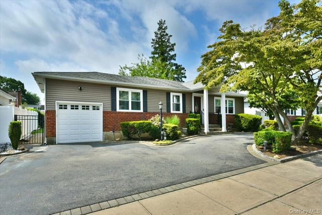 156 Jerusalem Avenue, Massapequa, NY 11758