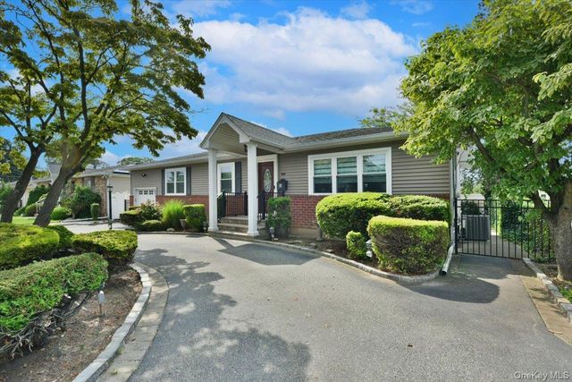 156 Jerusalem Avenue, Massapequa, NY 11758
