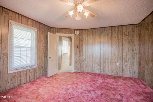 200 Massengill Place, Bluff City, TN 37618