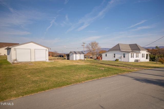 200 Massengill Place, Bluff City, TN 37618