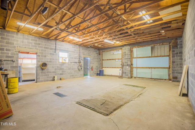 200 Massengill Place, Bluff City, TN 37618