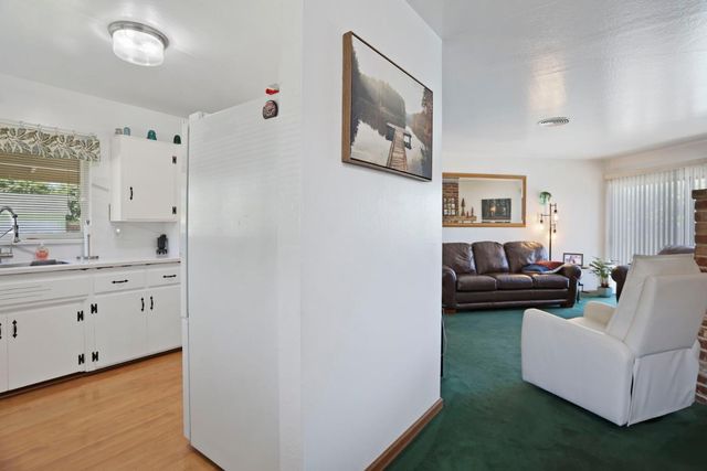 8855 Kelsey Dr, Elk Grove, CA 95624