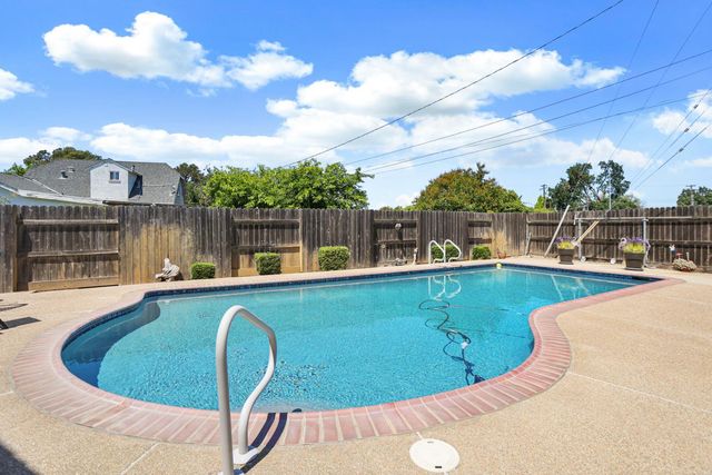 8855 Kelsey Dr, Elk Grove, CA 95624