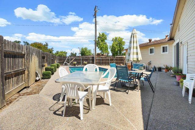 8855 Kelsey Dr, Elk Grove, CA 95624