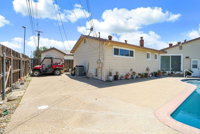 8855 Kelsey Dr, Elk Grove, CA 95624