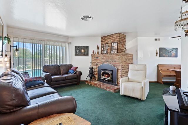 8855 Kelsey Dr, Elk Grove, CA 95624