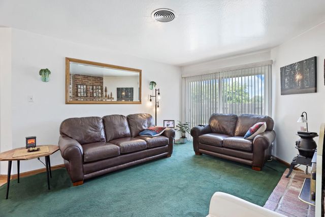 8855 Kelsey Dr, Elk Grove, CA 95624