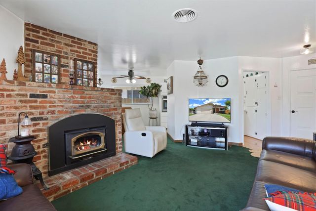 8855 Kelsey Dr, Elk Grove, CA 95624