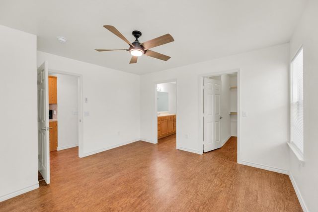 128 2nd Ave, Taylor, TX 76574