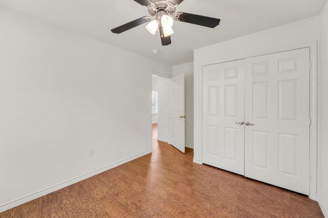 128 2nd Ave, Taylor, TX 76574