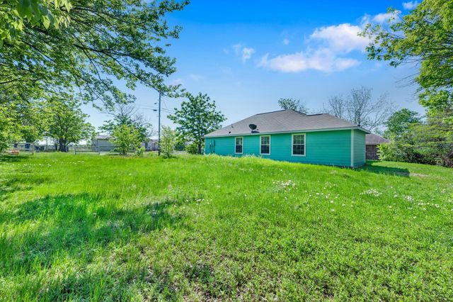 128 2nd Ave, Taylor, TX 76574
