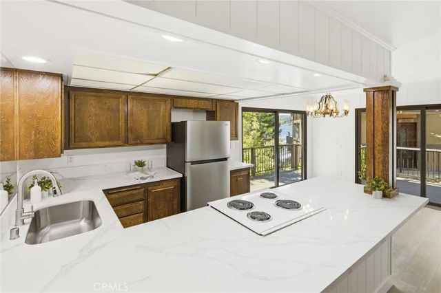 184 State Hwy 173 22, Lake Arrowhead, CA 92352