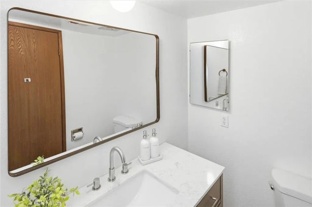 184 State Hwy 173 22, Lake Arrowhead, CA 92352