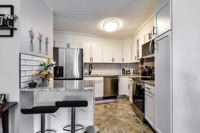 147 Turner Rd 103, Holliston, MA 01746